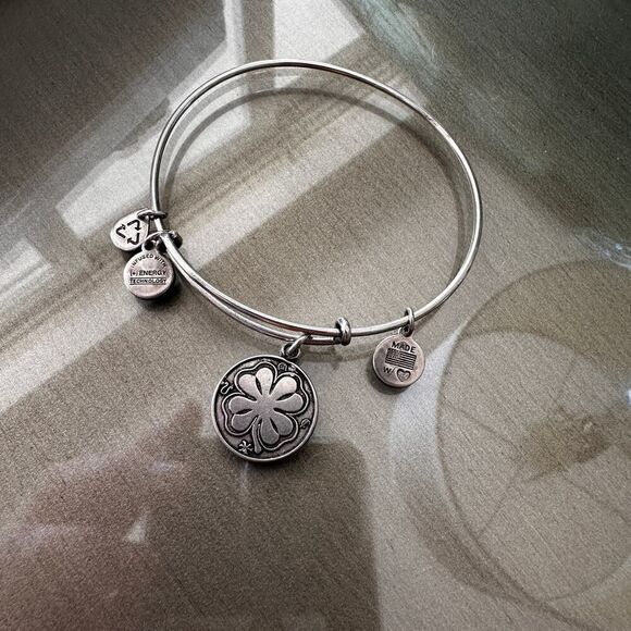 Alex and And Four Leaf Clover Shamrock Bangle Bracelet - Picture 1 of 4